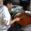 طبخ و توزیع 40 هزار پُرس غذای گرم برای زائرین اربعین مرز چذابه
