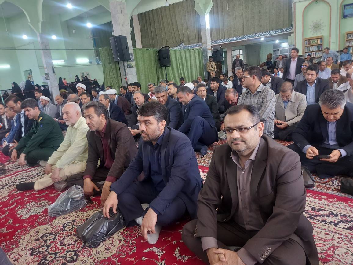حضور مدیر حج وزیارت استان بهمراه نماینده بعثه مقام معظم رهبری و جمعی از همکاران و کارگزاران حج وزیارت استان در مراسم گرامیداشت شهدای هشتم شهریور ( شهیدان رجایی و باهنر  ) در محل مسجد انقلاب شهرستان بجنورد 